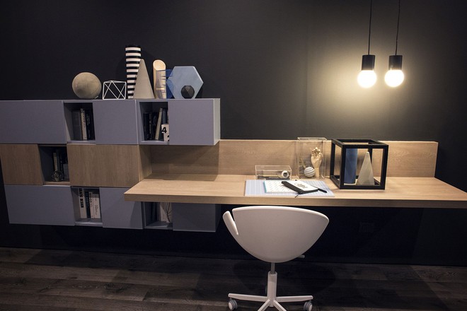 Những mẫu bàn làm việc gọn nhẹ giúp bạn có ngay văn phòng tại nhà dù nhà không rộng rãi  - Ảnh 9.