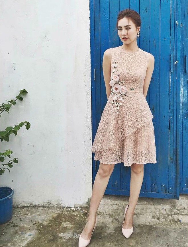 Soi nhất cử nhất động của sao Việt (24/6) - Ảnh 4.