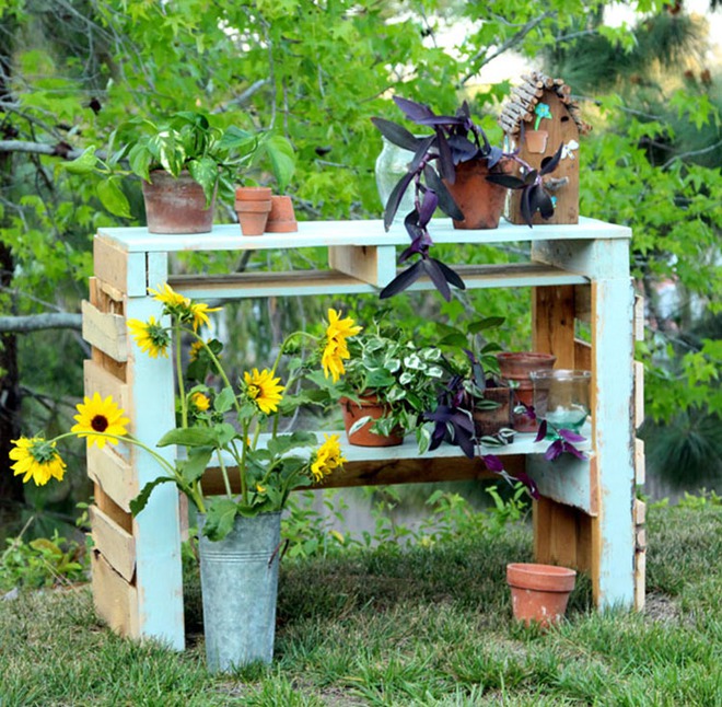 Simple ways to create a beautiful garden from pallet wood - Photo 4.