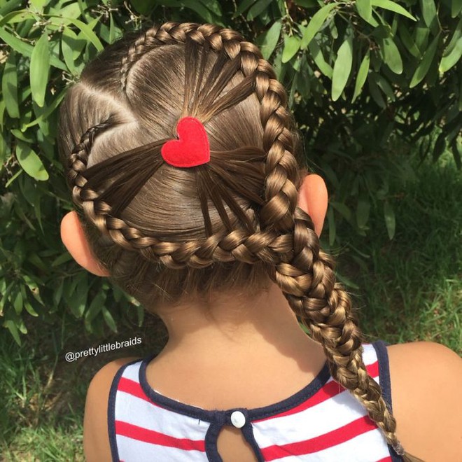 Học bà mẹ khéo tay tết tóc đẹp lạ cho con gái đi chơi Tết - Ảnh 11.