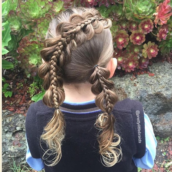 Học bà mẹ khéo tay tết tóc đẹp lạ cho con gái đi chơi Tết - Ảnh 18.