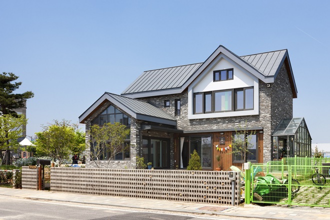 Ngôi nhà với phong cách tối giản đẹp như trong phim của gia đình 4 người ở Hàn Quốc - Ảnh 4.