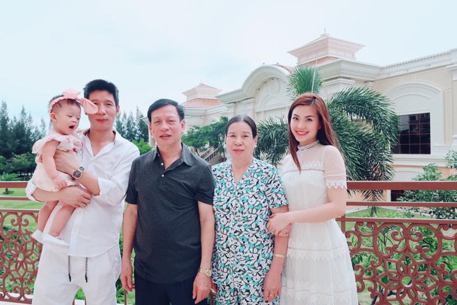 Soi nhất cử nhất động của sao Việt (19/8) - Ảnh 14.