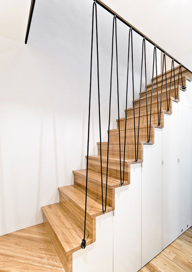 Không gian sống của gia đình thêm đẹp với mẫu cầu thang dây vô cùng độc đáo - Ảnh 4.