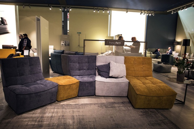 Gợi ý những kiểu ghế sofa vừa đẹp vừa sáng tạo cho phòng khách hiện đại - Ảnh 2.
