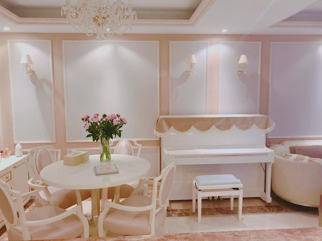 Ngắm căn hộ góc nào cũng lãng mạn và ngọt ngào với hoa tươi của hoa hậu Phạm Hương - Ảnh 3.