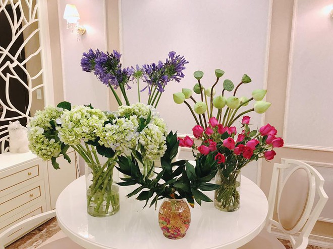 Ngắm căn hộ góc nào cũng lãng mạn và ngọt ngào với hoa tươi của hoa hậu Phạm Hương - Ảnh 18.