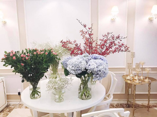 Ngắm căn hộ góc nào cũng lãng mạn và ngọt ngào với hoa tươi của hoa hậu Phạm Hương - Ảnh 20.