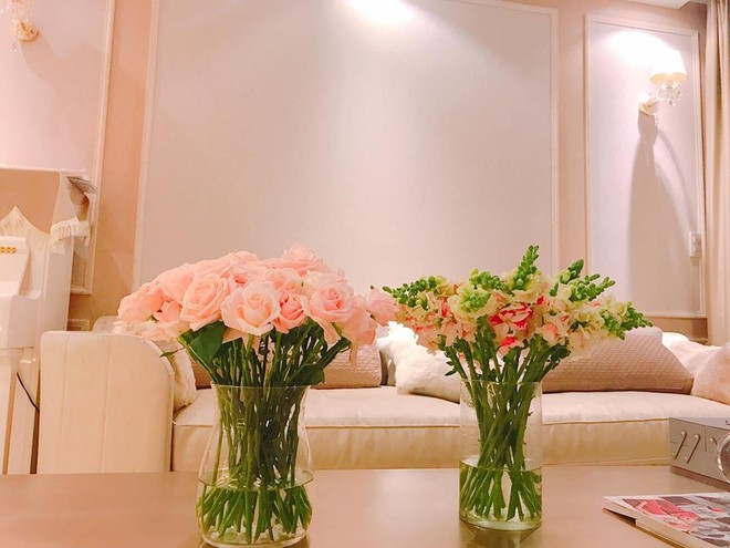 Ngắm căn hộ góc nào cũng lãng mạn và ngọt ngào với hoa tươi của hoa hậu Phạm Hương - Ảnh 21.