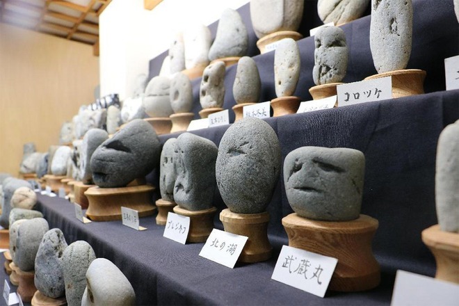 Bạn sẽ bất ngờ khi biết đến bảo tàng đá mặt người kỳ lạ này ở Nhật Bản - Ảnh 10.