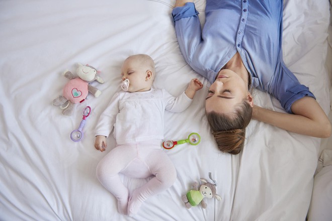 9 bí quyết để trẻ sơ sinh có giấc ngủ ngon mà bố mẹ không mệt mỏi - Ảnh 1.