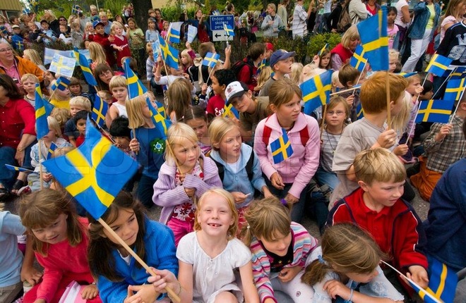 8 điều thú vị trong cách nuôi dạy con của cha mẹ Thụy Điển - Ảnh 1.