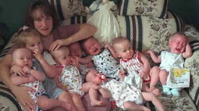 Ca sinh 7 đầu tiên trên thế giới và cuộc sống của gia đình họ sau 20 năm khiến ai cũng kinh ngạc - Ảnh 3.