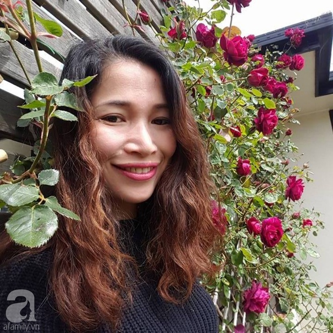 Người phụ nữ Việt tự tay biến khu vườn 700m² đầy cỏ dại thành một thảm hoa cúc dịu dàng - Ảnh 2.