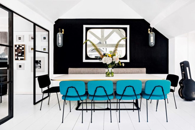 Chiêm ngưỡng căn hộ màu ngọc lam cực quyến rũ của nhà thiết kế nội thất nổi tiếng trên thế giới - Ảnh 2.