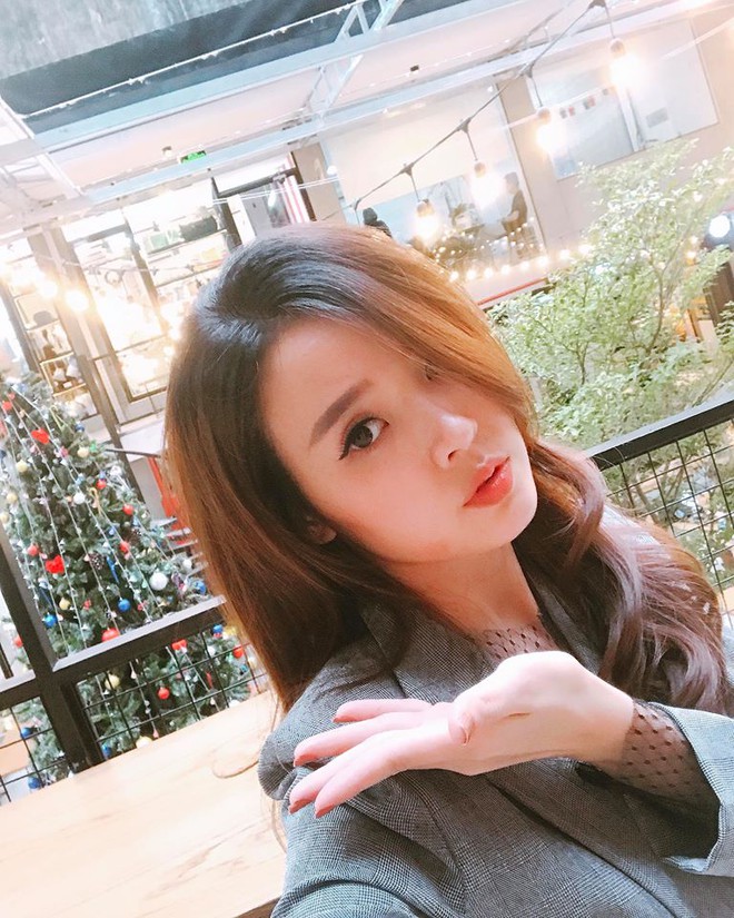 Soi nhất cử nhất động của sao Việt (1/12) - Ảnh 9.