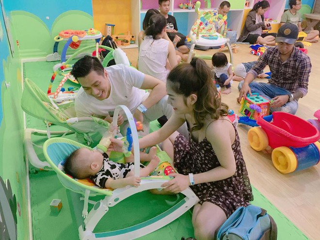 Soi nhất cử nhất động của sao Việt (24/12) - Ảnh 13.