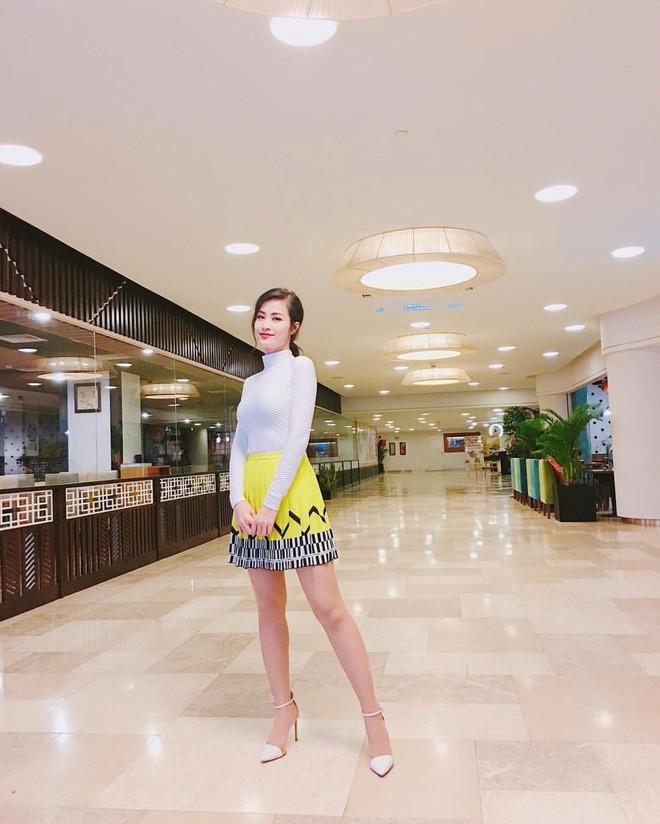 Soi nhất cử nhất động của sao Việt (1/11) - Ảnh 6.