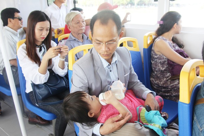 Người Sài Gòn háo hức trải nghiệm tuyến buýt đường sông hoàn toàn miễn phí - Ảnh 19.