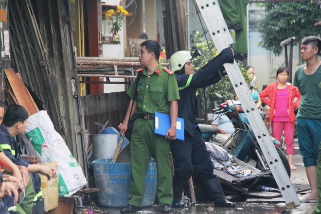 TP.HCM: Cháy nhà lúc rạng sáng, chồng thoát được ra ngoài, đau đớn nhìn vợ và hai con gái chết cháy - Ảnh 4.