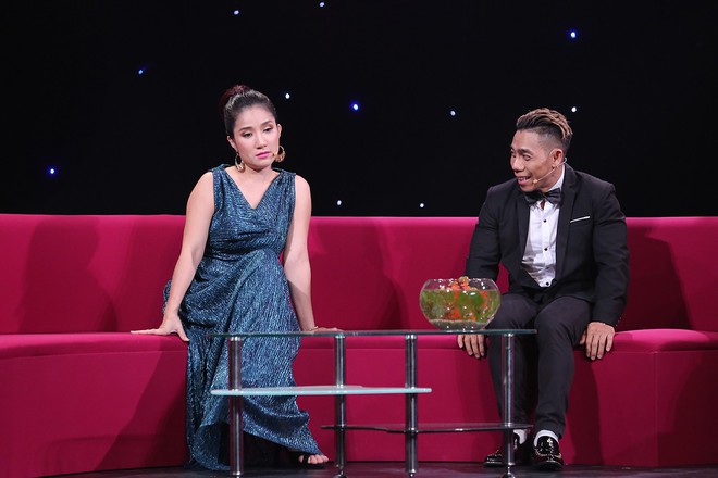 Sau 4 năm ly hôn, chồng cũ Kiều Oanh công khai vợ mới kém 20 tuổi trên truyền hình - Ảnh 9.