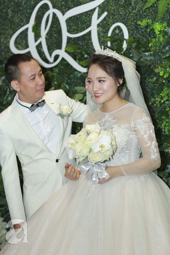 Nghi vấn Quán quân Vietnam Idol 2014 Nhật Thủy có bầu 4 tháng trong đám cưới với bạn doanh nhân - Ảnh 1.