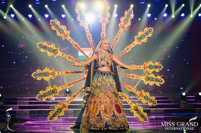 Huyền My tiếp tục giữ vị trí thứ 2 trong phần thi trang phục dân tộc Miss Grand International 2017 - Ảnh 9.