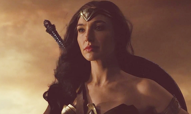 Wonder Woman trở lại xinh như mộng đốn tim khán giả - Ảnh 9.