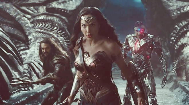Wonder Woman trở lại xinh như mộng đốn tim khán giả - Ảnh 6.