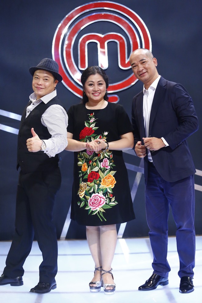 Chê Lý Quý Khánh diêm dúa, Lại Thanh Hương bị loại ngay vòng đầu Vua đầu bếp Việt - Ảnh 2. Chê Lý Quý Khánh diêm dúa, Lại Thanh Hương bị loại ngay vòng đầu Vua đầu bếp Việt - Ảnh 2.