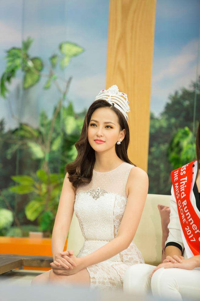 Vừa đăng quang, Khánh Ngân đã khoe nhan sắc rực bên dàn Á hậu Miss Globe - Ảnh 5.