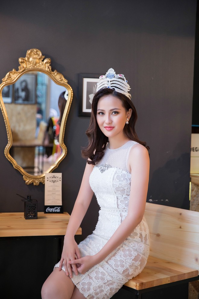 Vừa đăng quang, Khánh Ngân đã khoe nhan sắc rực bên dàn Á hậu Miss Globe - Ảnh 7.