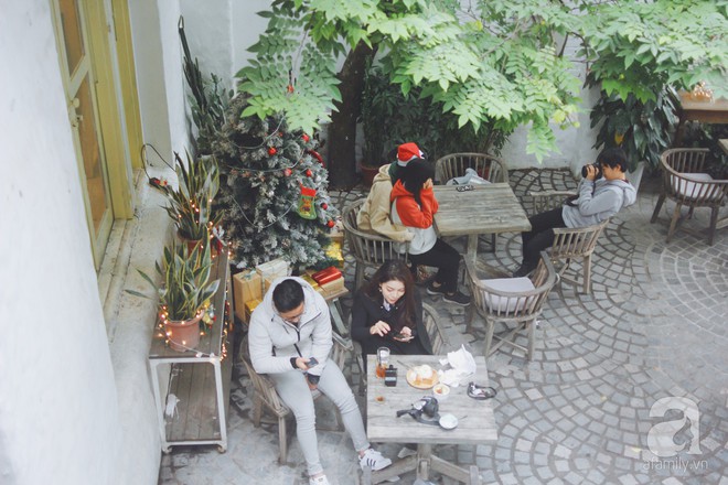 5 quán cafe vừa ấm cúng, vừa đẹp long lanh nên đến ngay trong mùa Giáng sinh - Ảnh 14. 5 quán cafe vừa ấm cúng, vừa đẹp long lanh nên đến ngay trong mùa Giáng sinh - Ảnh 14.
