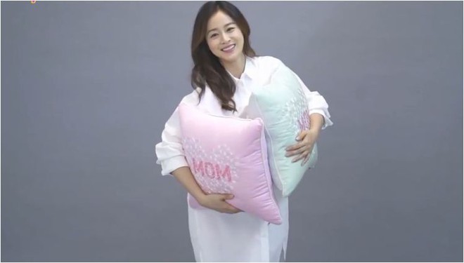 Lần đầu mặc áo dài, bà bầu Kim Tae Hee xinh đẹp dịu dàng như phụ nữ Việt - Ảnh 6.