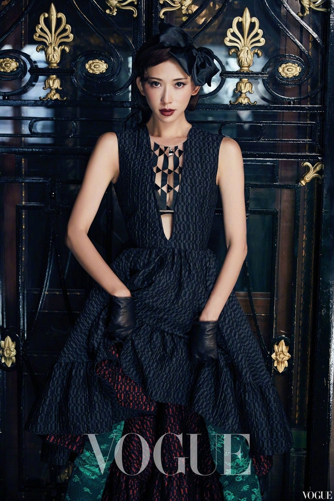 Siêu mẫu đắt giá nhất Đài Loan Lâm Chí Linh đẹp như nữ thần trên tạp chí Vogue - Ảnh 3.