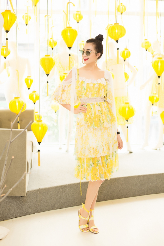 Hoa hậu Mỹ Linh, Á hậu Lệ Hằng tíu tít đi thử váy áo - Ảnh 12.