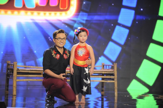 Phiên bản cải lương của Lô tô lấy nước mắt người xem nhờ tài diễn xuất của dàn diễn viên nhí - Ảnh 6. Phiên bản cải lương của Lô tô lấy nước mắt người xem nhờ tài diễn xuất của dàn diễn viên nhí - Ảnh 6.