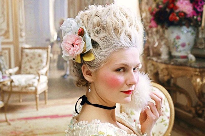 Bí mật làm đẹp từ Hoàng hậu tai tiếng Marie Antoinette mà phụ nữ Pháp nào cũng thuộc nằm lòng - Ảnh 1.