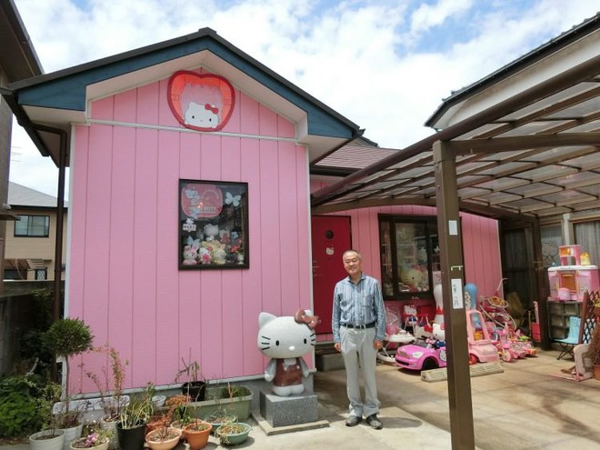 Bộ sưu tập Hello Kitty khổng lồ của cụ ông 67 tuổi khiến hội chị em cũng phải choáng - Ảnh 2.