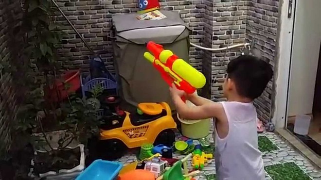 Súng nước - món đồ chơi tưởng vô hại nhưng lại hại không tưởng - Ảnh 3.