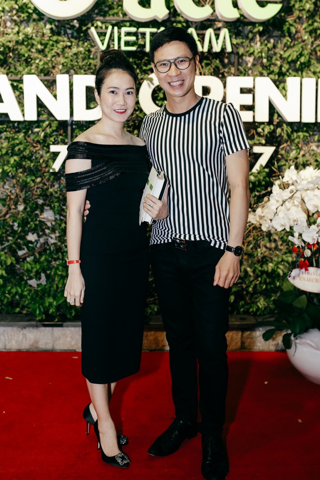 &Ocirc;ng x&atilde; t&igrave;nh cảm hộ tống V&acirc;n Trang đi sự kiện - Ảnh 9.