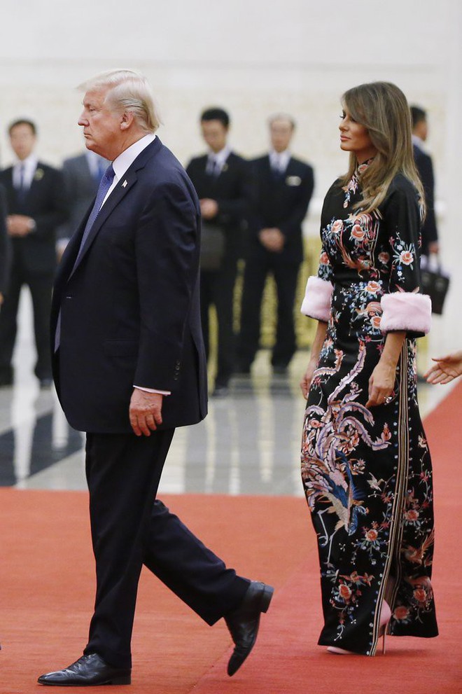 Phu nhân Melania Trump chịu chi hơn 1 tỷ cho váy áo trong chuyến công du 3 nước châu Á - Ảnh 26.