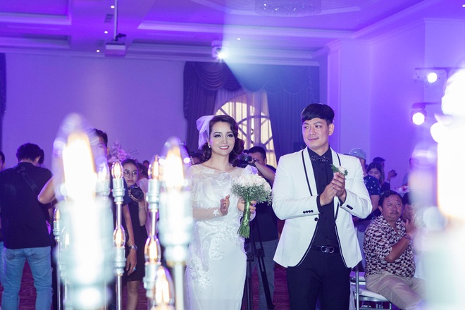 Mai Thu Huyền - Bình Minh bất ngờ tổ chức đám cưới ngọt ngào - Ảnh 3. Mai Thu Huyền - Bình Minh bất ngờ tổ chức đám cưới ngọt ngào - Ảnh 3.