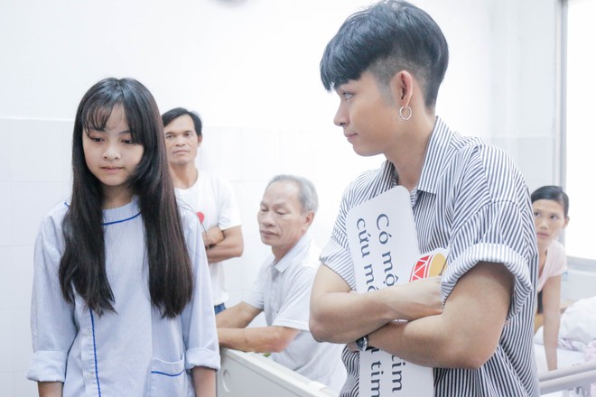 Ngô Thanh Vân giản dị, tóc ngắn lạ lẫm đi từ thiện cùng Jun Phạm  - Ảnh 9.