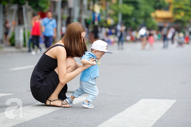 Kỳ Hân đã khác hơn trong mắt người hâm mộ với hình ảnh bình yên bên con trai trên phố đi bộ Hồ Gươm - Ảnh 3.