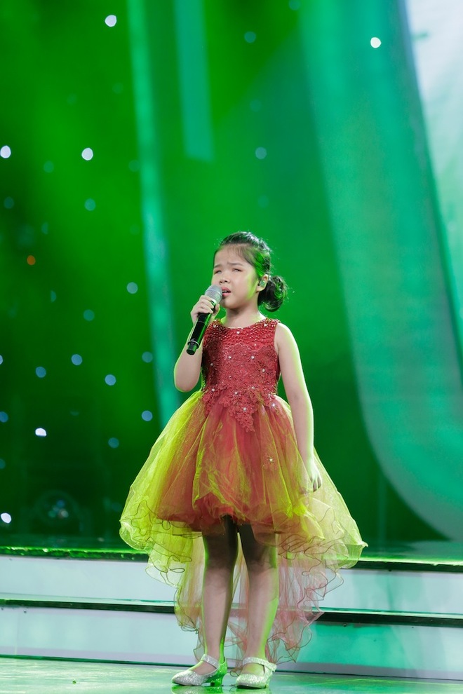 Cô bé xinh xắn 11 tuổi lại khiến cho Isaac, Trọng Hiếu muốn mang về nhà giấu - Ảnh 10. Cô bé xinh xắn 11 tuổi lại khiến cho Isaac, Trọng Hiếu muốn mang về nhà giấu - Ảnh 10.