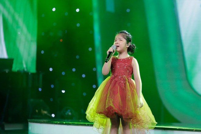 Cô bé xinh xắn 11 tuổi lại khiến cho Isaac, Trọng Hiếu muốn mang về nhà giấu - Ảnh 11. Cô bé xinh xắn 11 tuổi lại khiến cho Isaac, Trọng Hiếu muốn mang về nhà giấu - Ảnh 11.