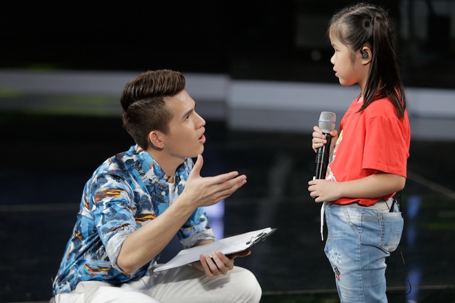 Quốc Thiên gây bất ngờ khi dạy cho thí sinh Idol Kids cách làm con gái  - Ảnh 5.