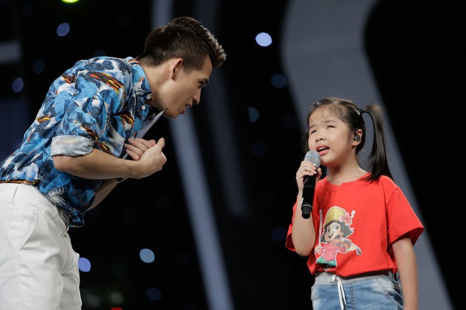 Quốc Thiên gây bất ngờ khi dạy cho thí sinh Idol Kids cách làm con gái  - Ảnh 6.