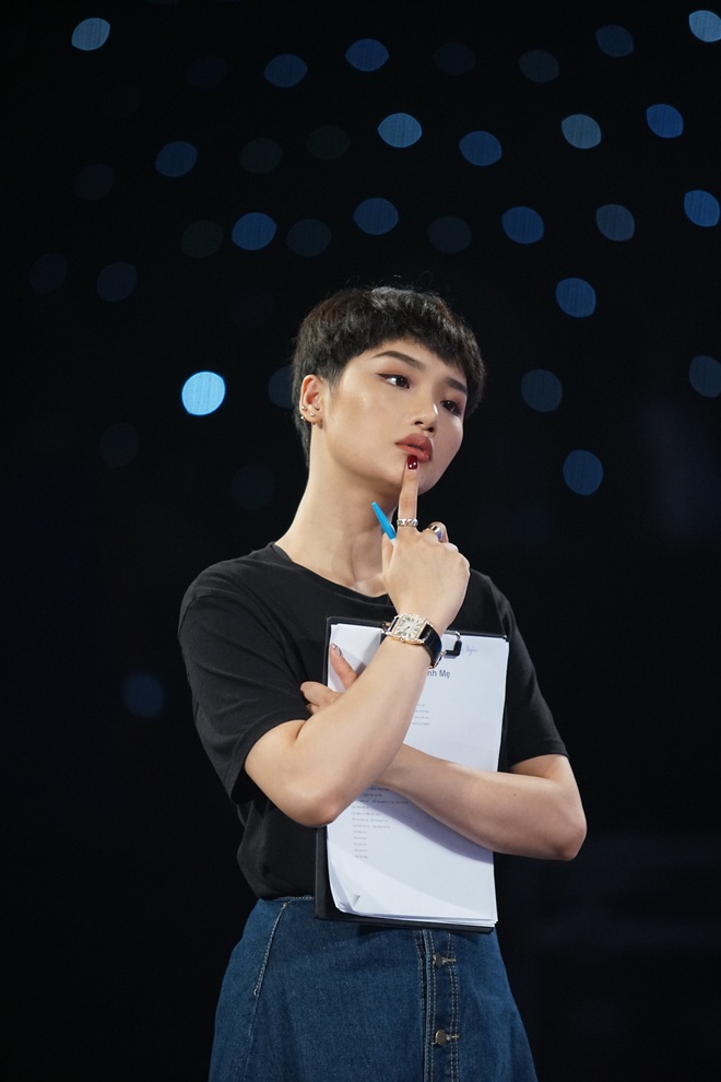 Miu Lê nhảy nhót, phấn khích ngồi bệt xuống sàn vì thí sinh Idol Kids - Ảnh 2. Miu Lê nhảy nhót, phấn khích ngồi bệt xuống sàn vì thí sinh Idol Kids - Ảnh 2.